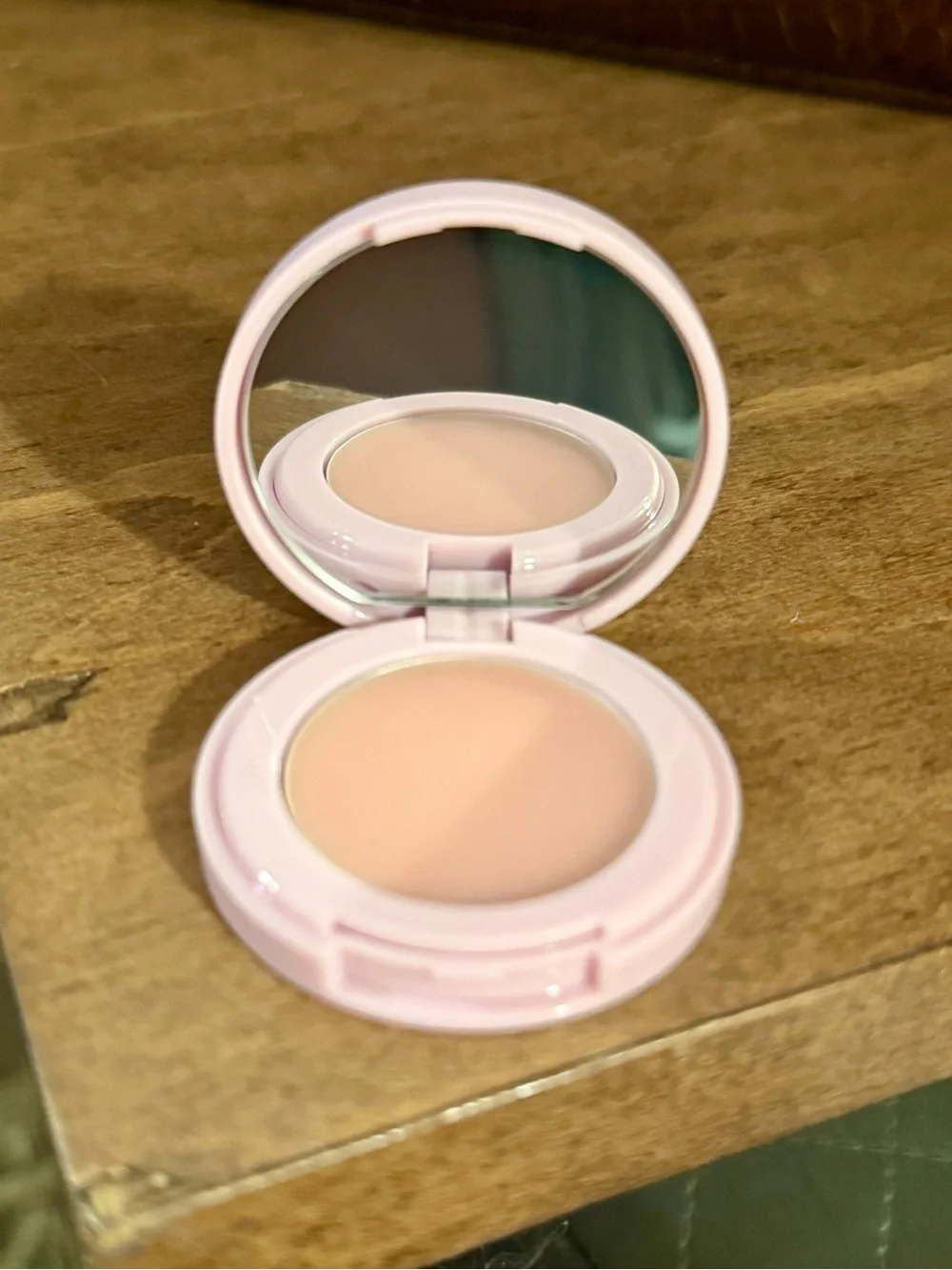 Estée Lauder Nourishing  Pure Color Envy Color Replenish Lip Balm W Mirror1.6gms